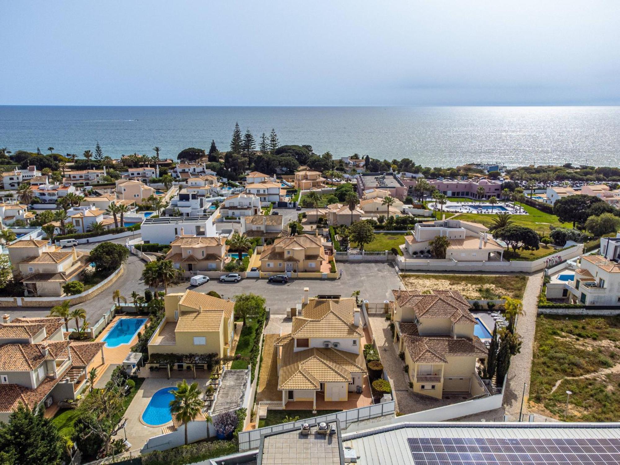 אלבופיירה Villa Ribeiro By Hellovacations מראה חיצוני תמונה