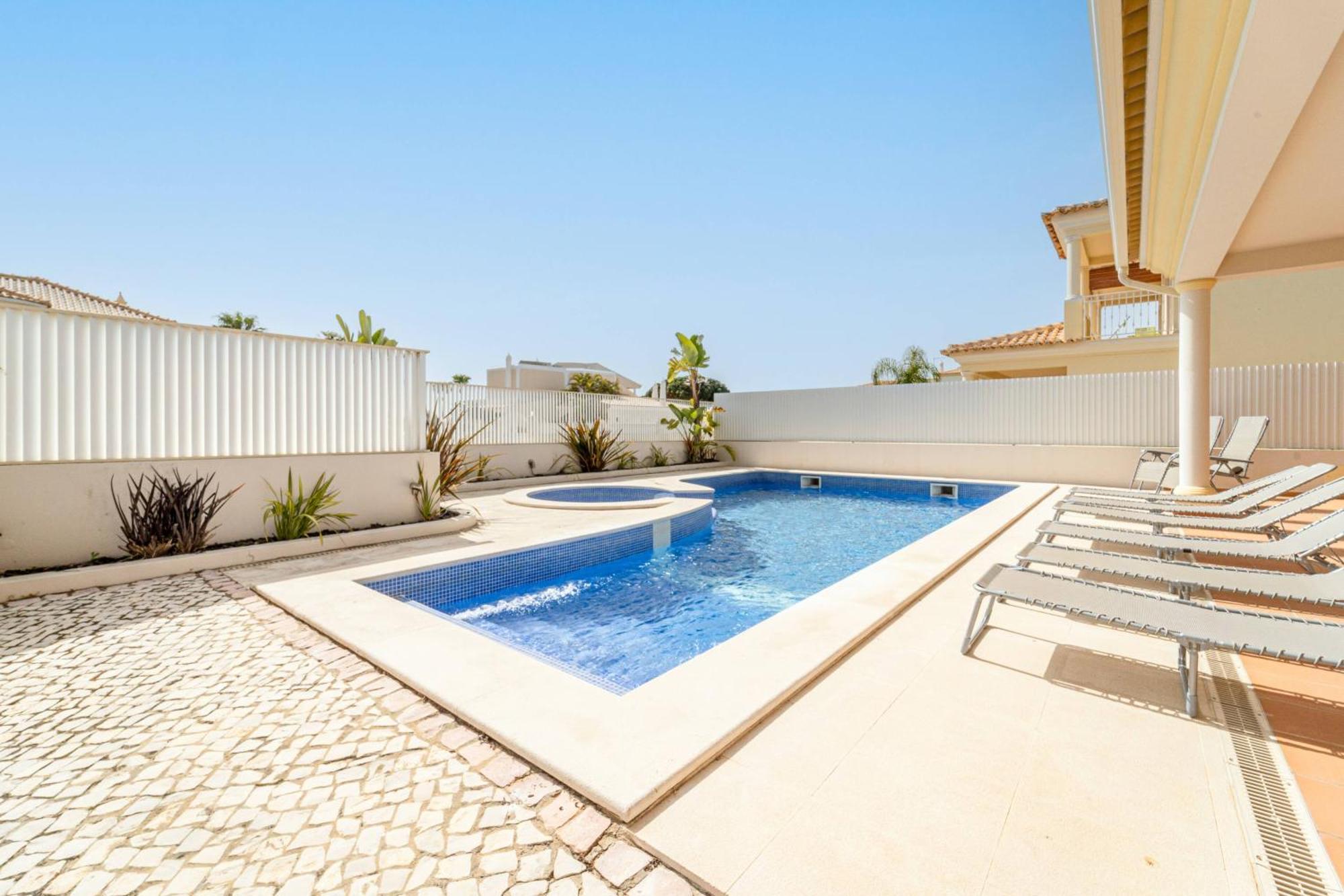 אלבופיירה Villa Ribeiro By Hellovacations מראה חיצוני תמונה