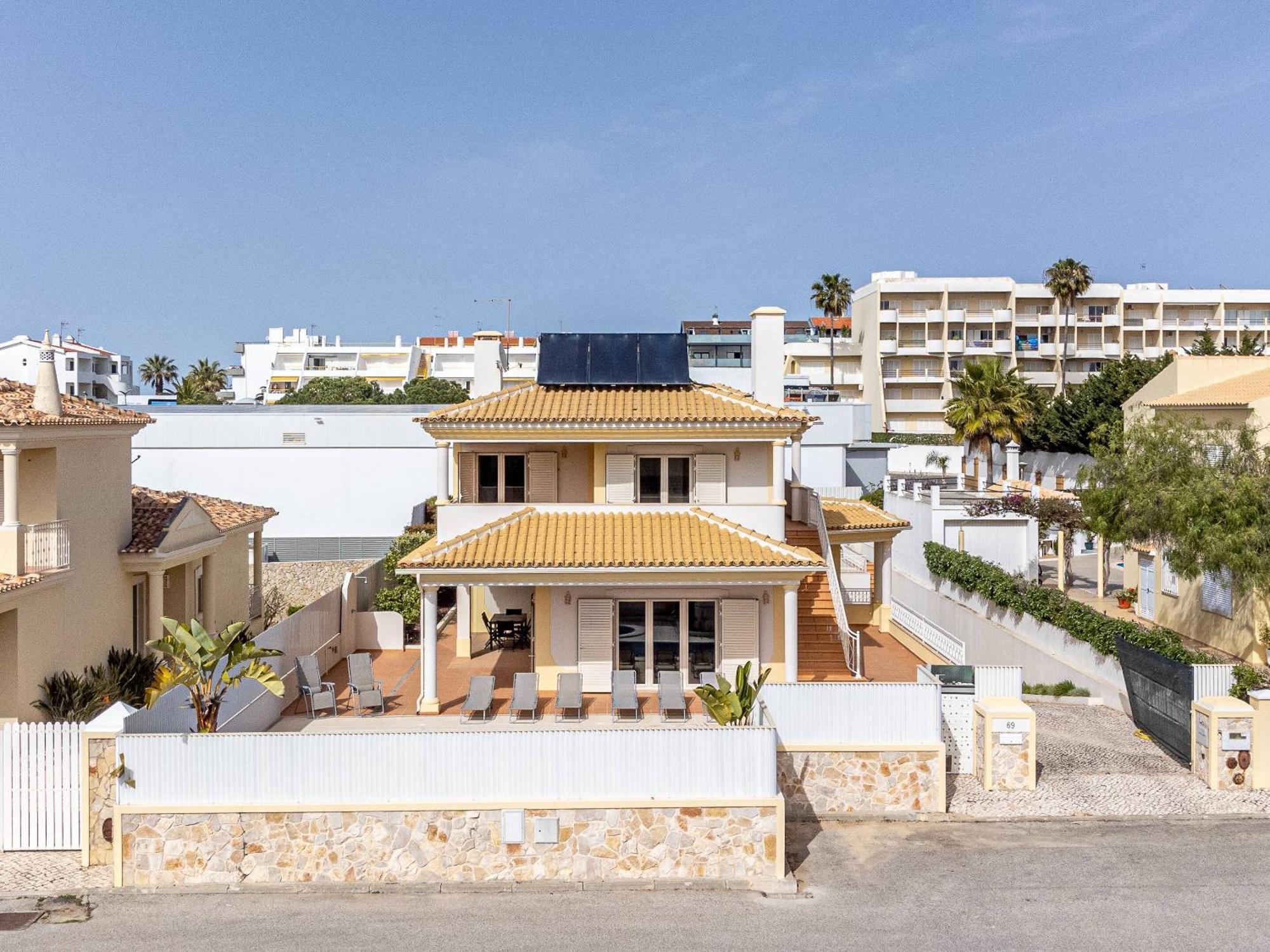 אלבופיירה Villa Ribeiro By Hellovacations מראה חיצוני תמונה